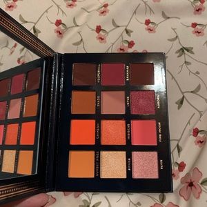 Ace Beauté - Scarlet Dusk palette